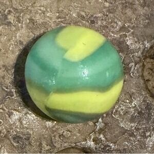 Vintage Akro Agate Aqua Yellow Corkscrew Marble UV Reactive 0.63" Machine Made